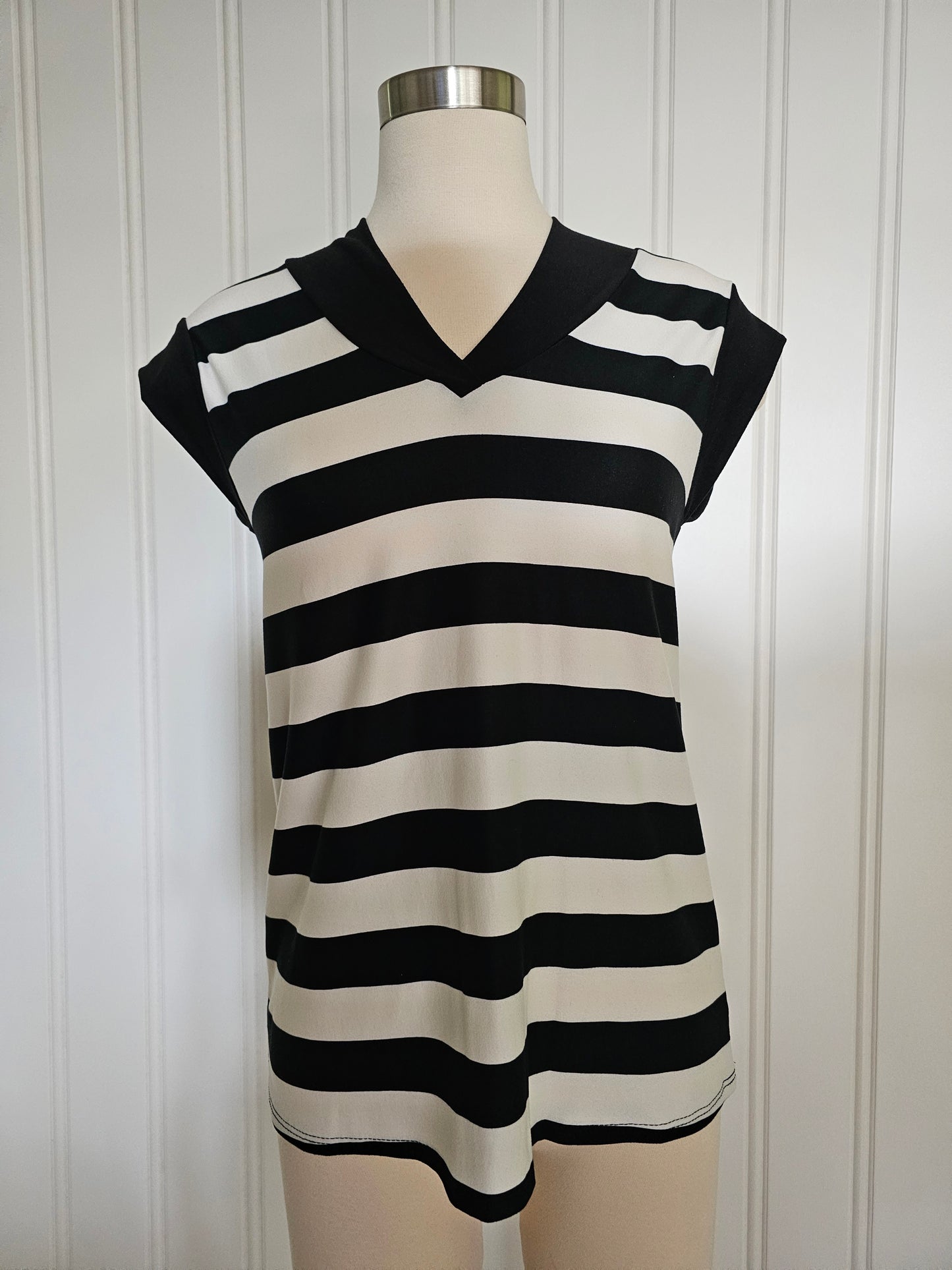 Load image into Gallery viewer, Cap Sleeve Striped Shirt
