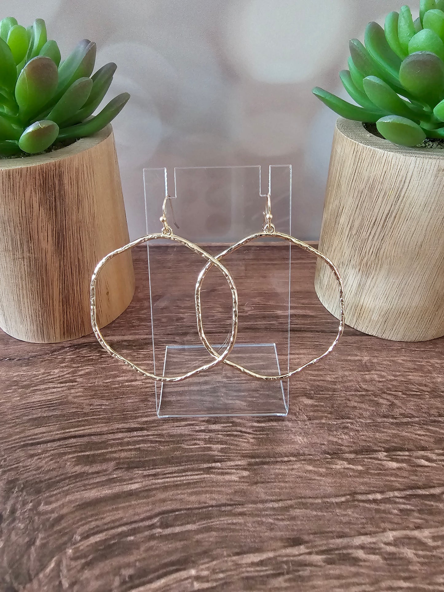 Hammered thin hoops