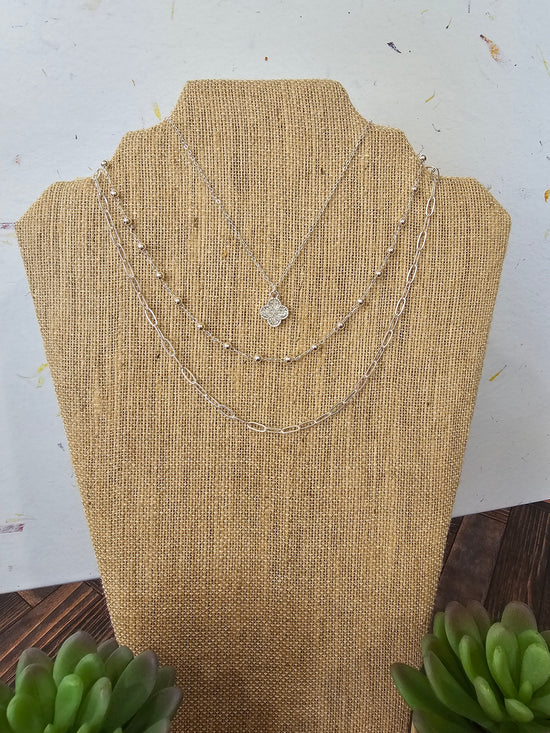 Load image into Gallery viewer, Silver Triple Chain w/Pendant
