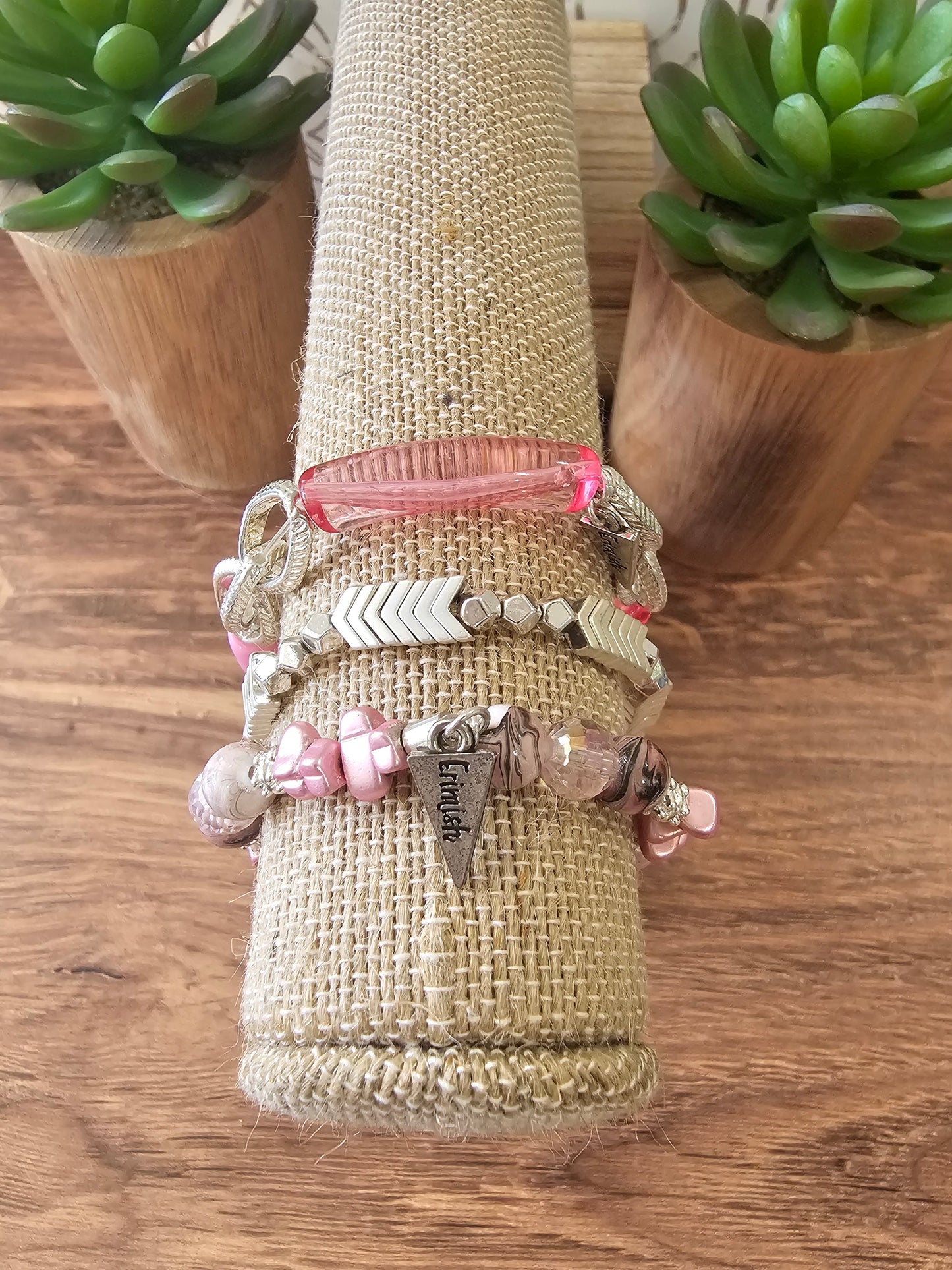 Load image into Gallery viewer, Pink Arrow Bracelet Set
