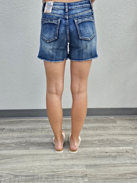 HI-LO FRAY HEM SHORT