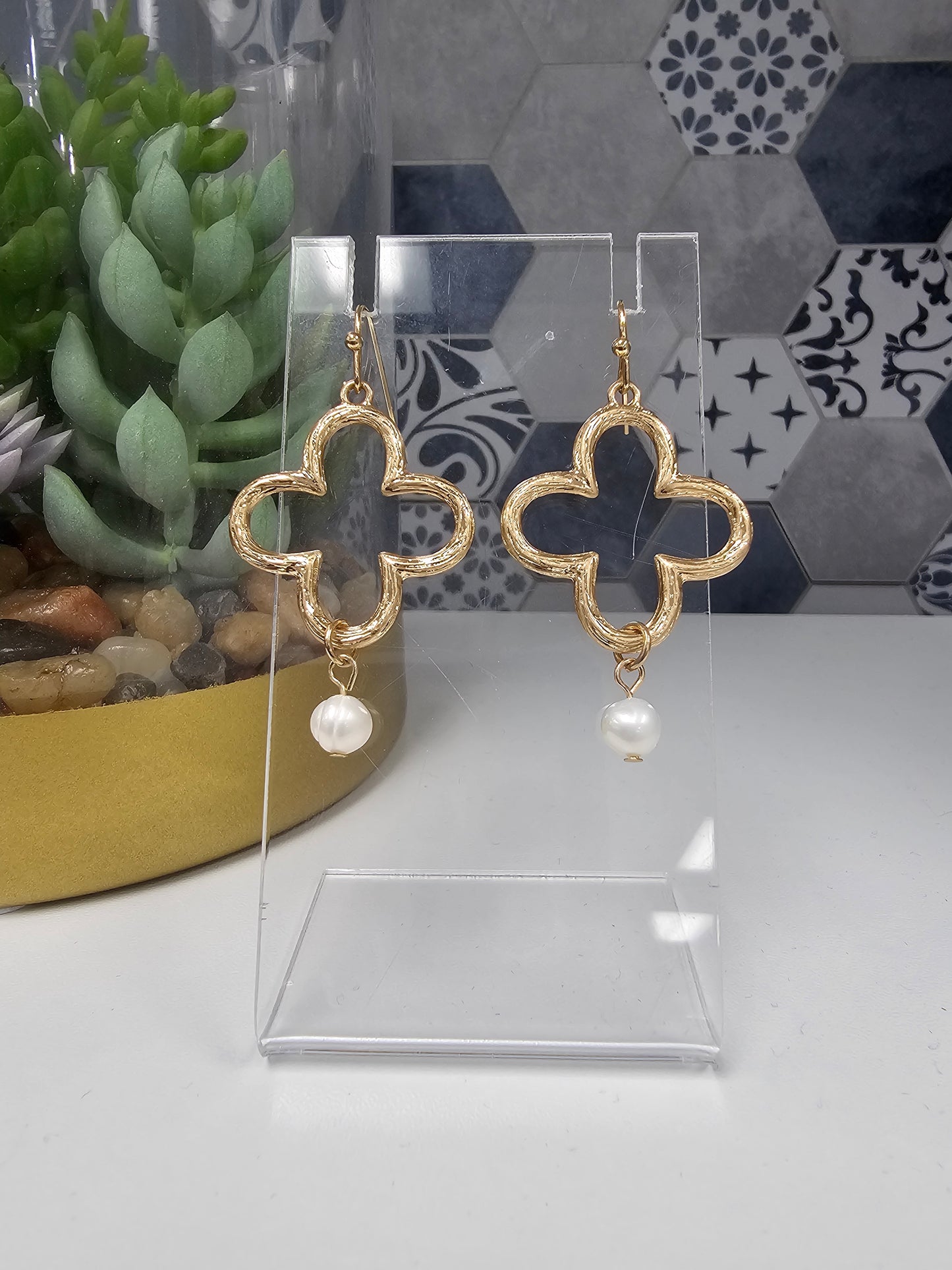 Gold Clover Pearl Drop Earring