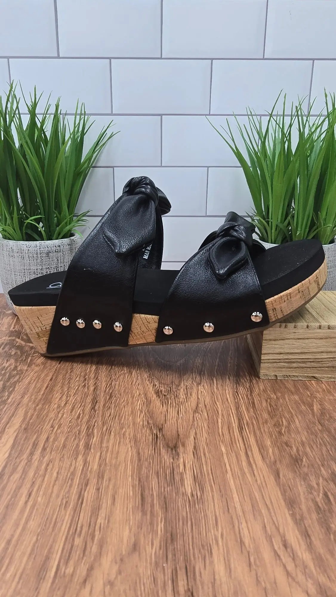 Corkys Sittin Pretty Corky's