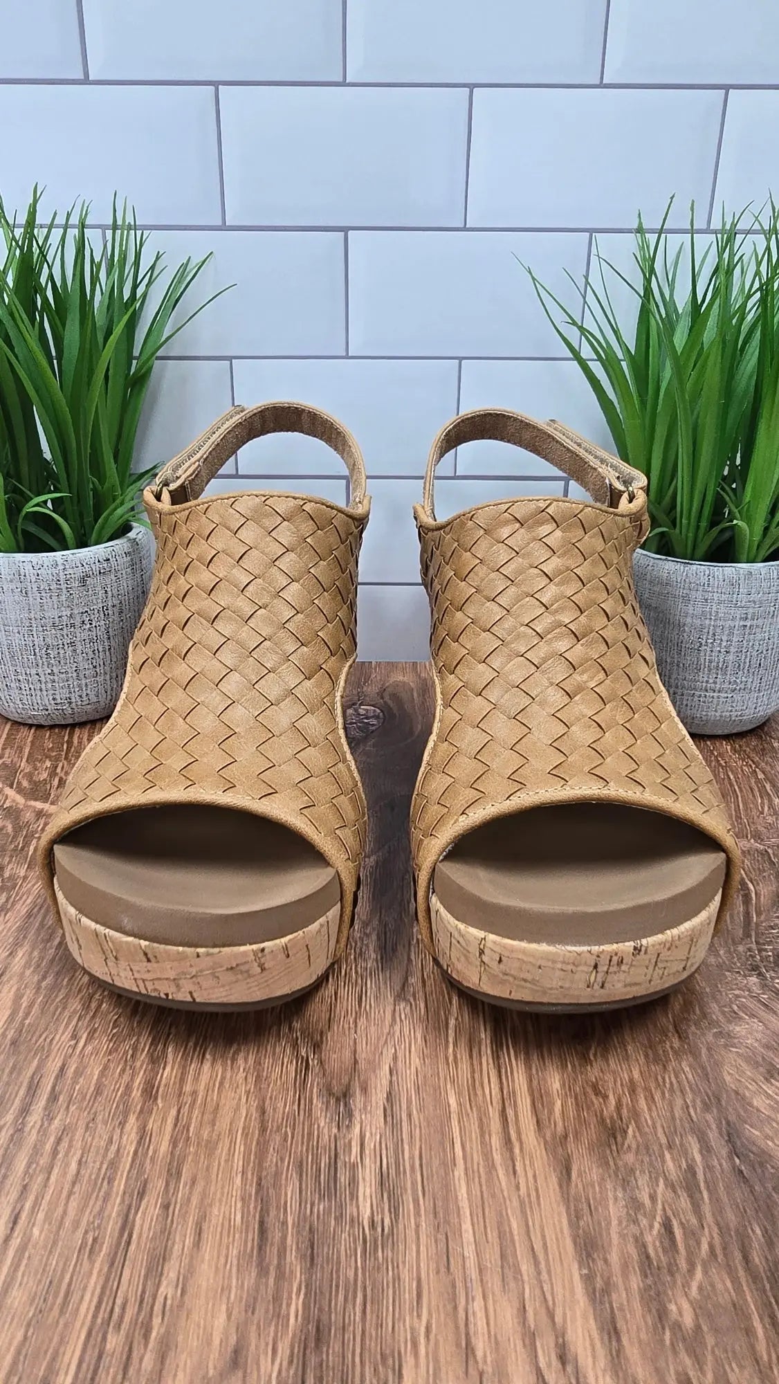 Carley Woven Corky's