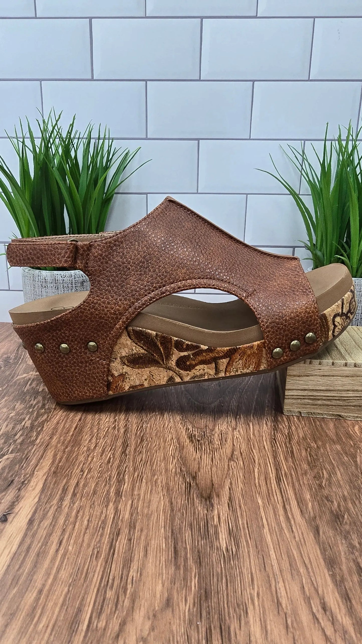 Carley Floral Corky's