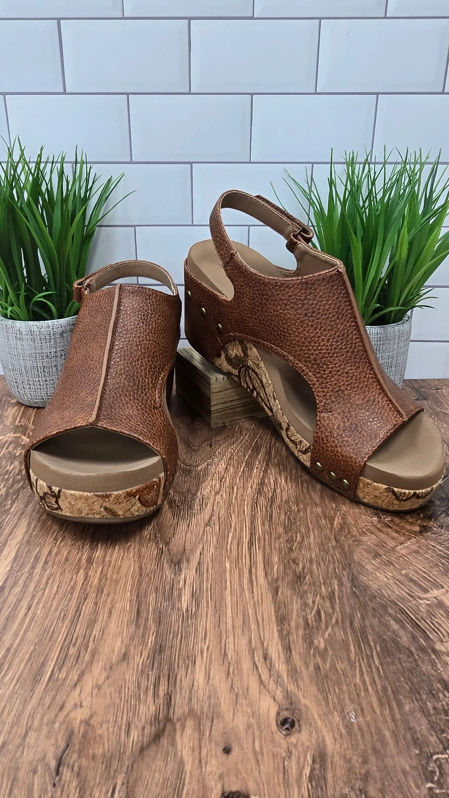 Carley Floral Corky's