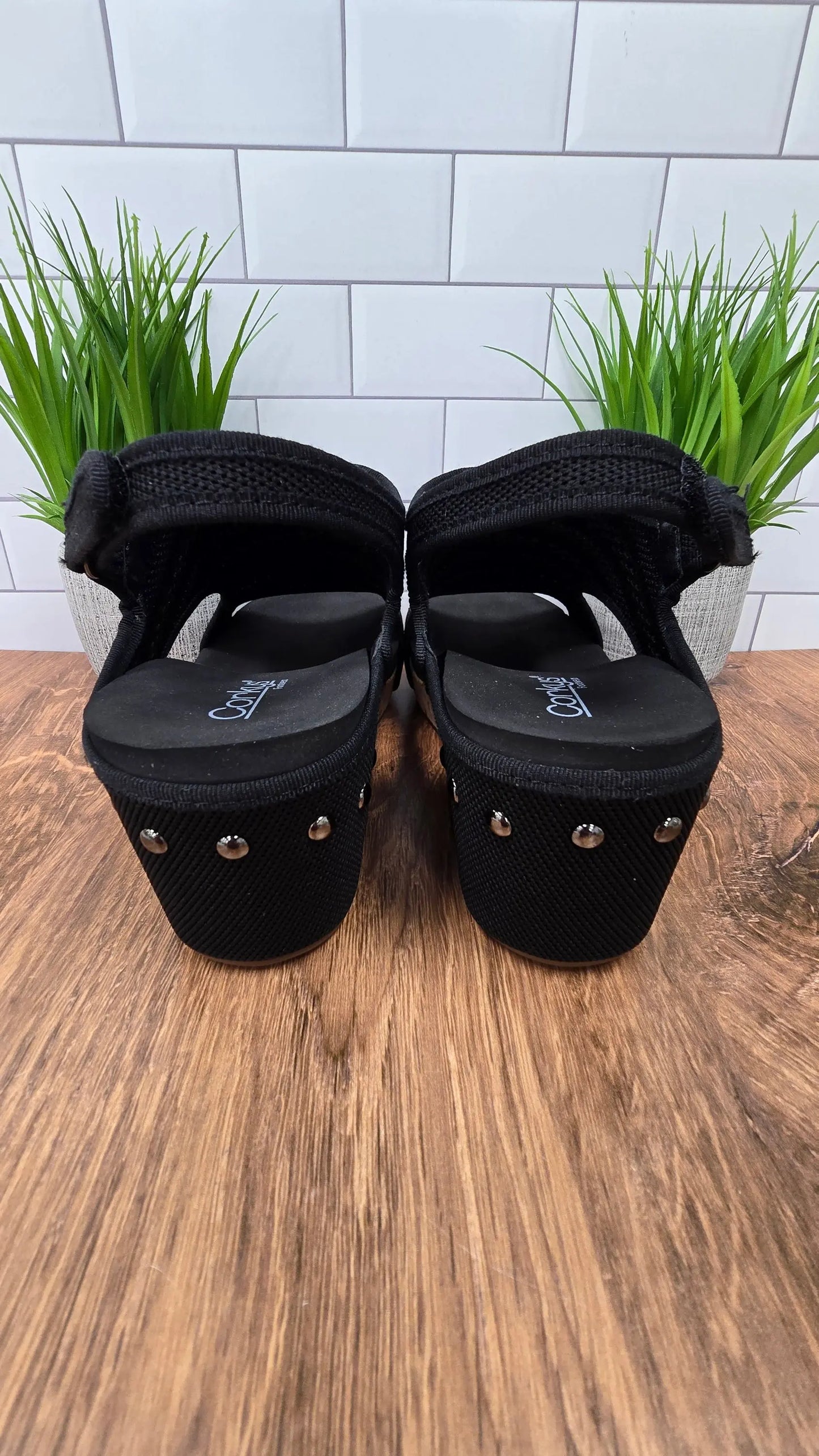 Carley Black Knit Corky's