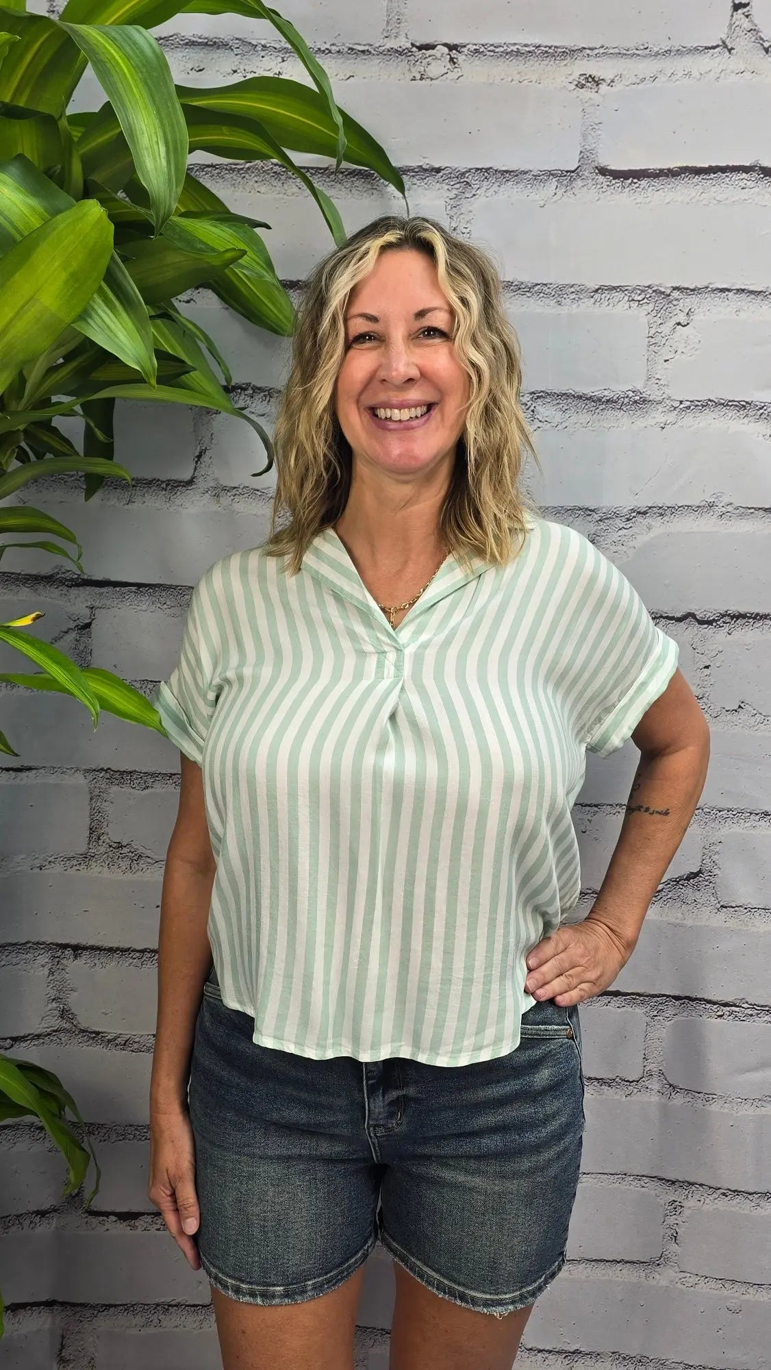 Cove Tee beachlunchlouge