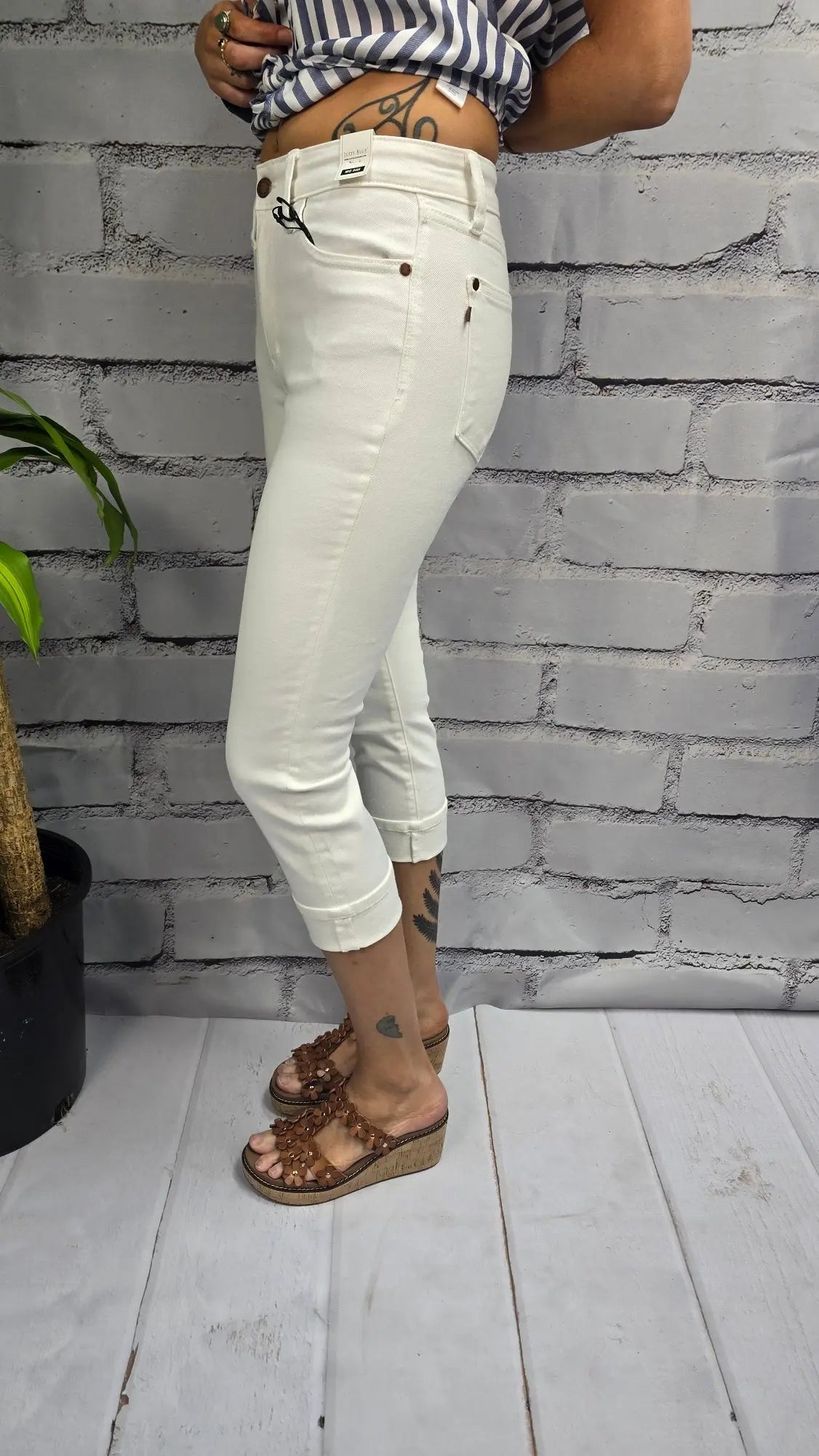 Ivy White Capri Judy Blue