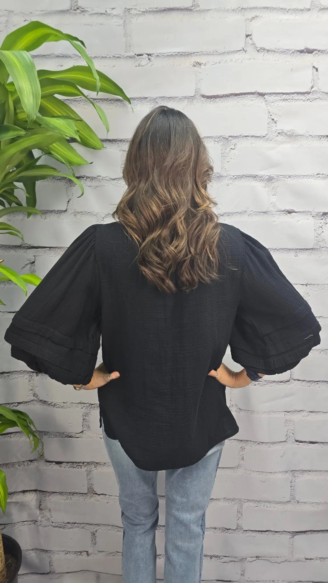 Sandy Gauze Black Top Jodifl