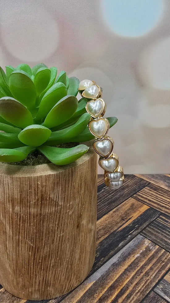 The Sweetheart Pearl Bracelet What's Hot