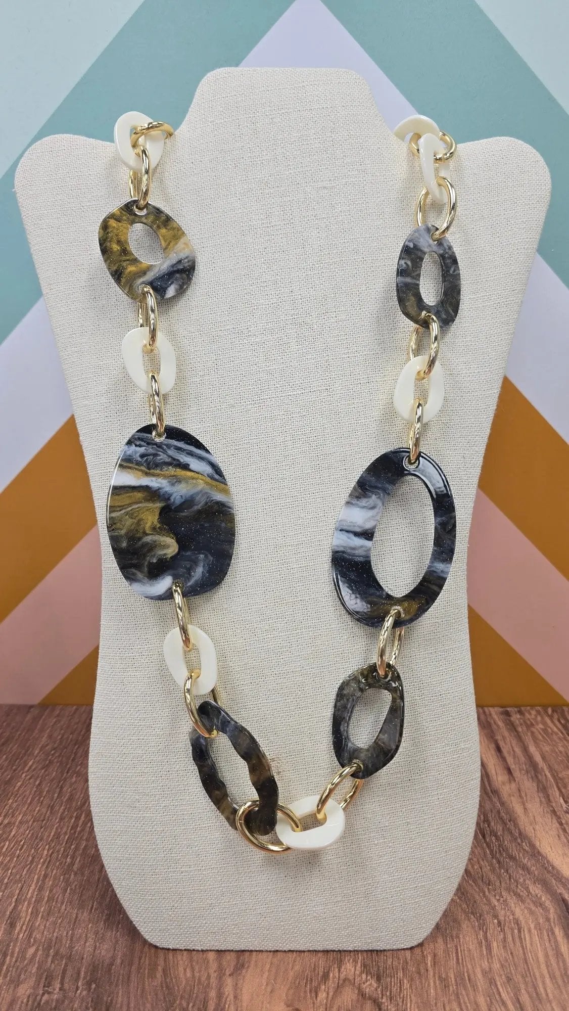Sable Swirl Link Necklace What's Hot