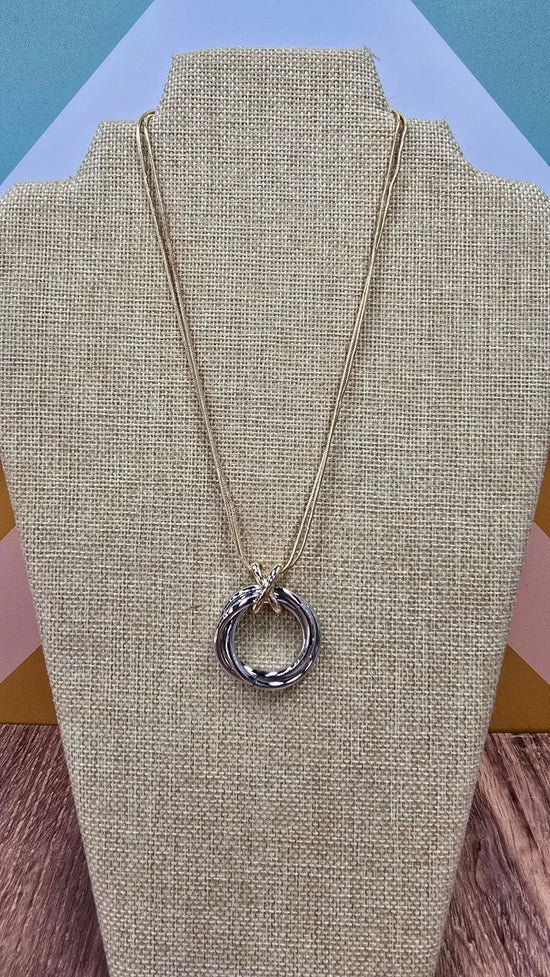 Isla Interlock Necklace What's Hot