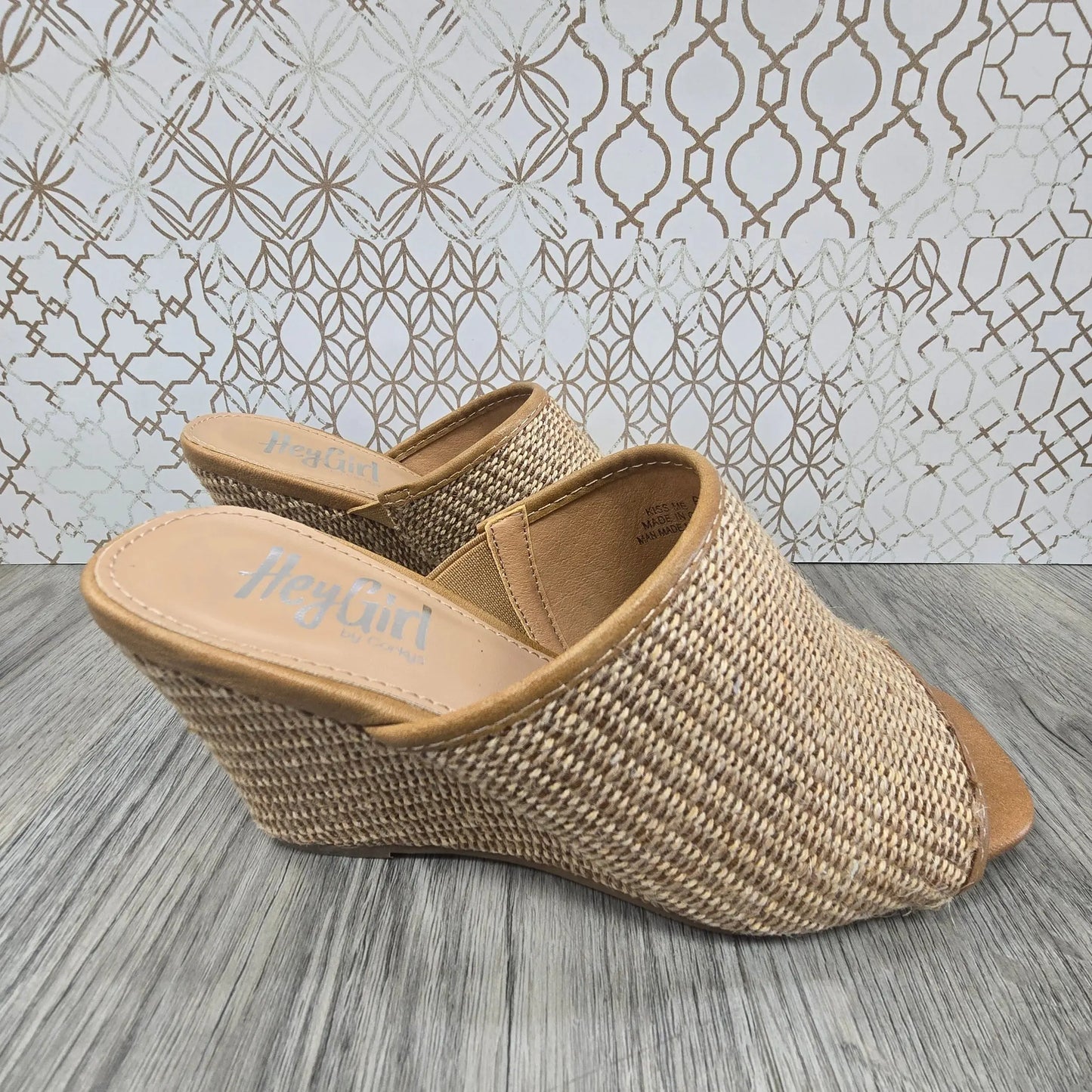 Corkys Kiss Me Corkys