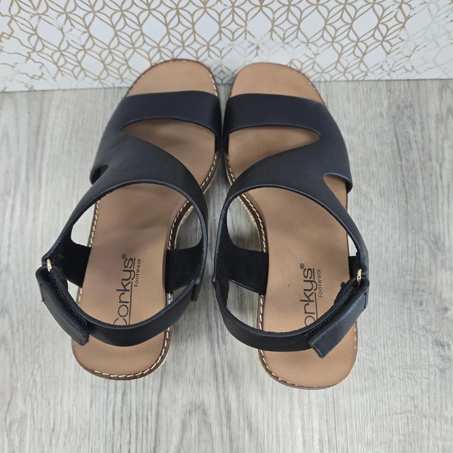 Corkys Steppin Out Corkys