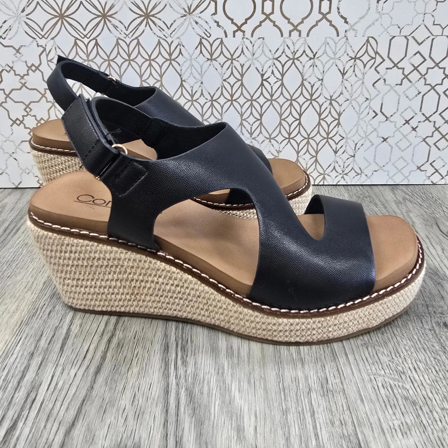 Corkys Steppin Out Corkys