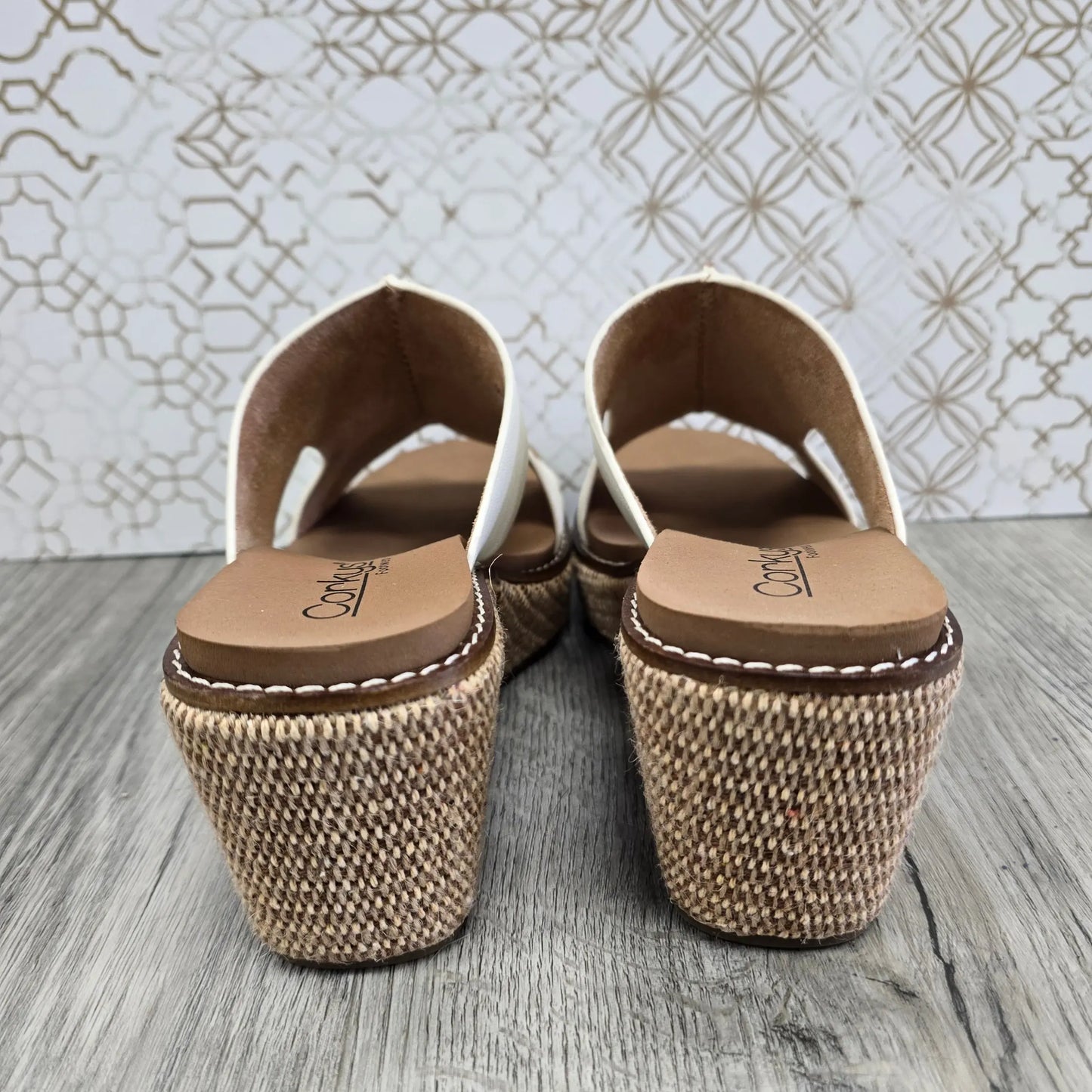 Corkys Kiss N Tell White Corkys