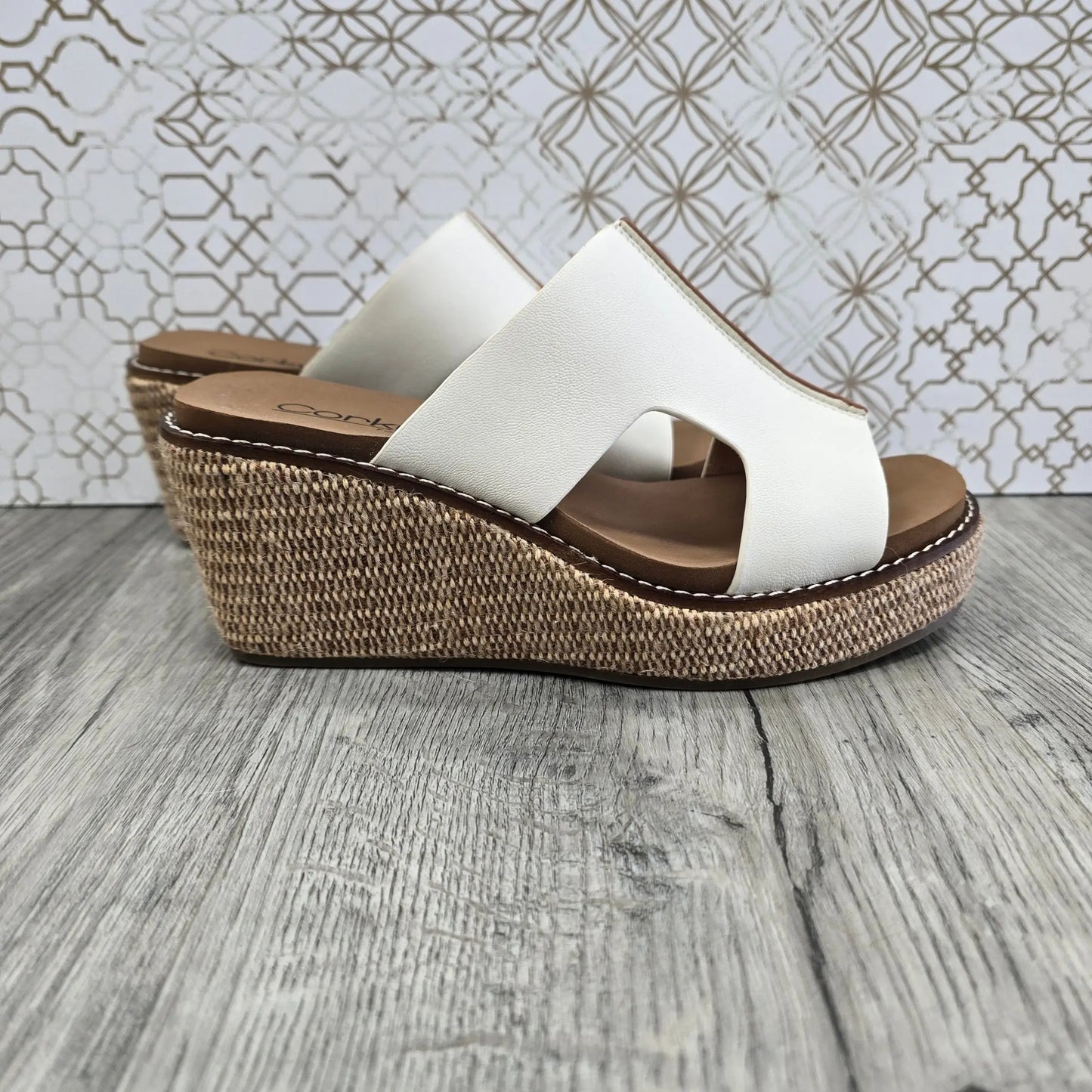 Corkys Kiss N Tell White Corkys