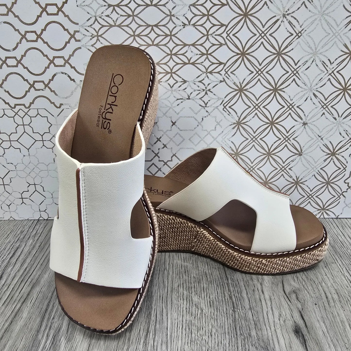 Corkys Kiss N Tell White Corkys