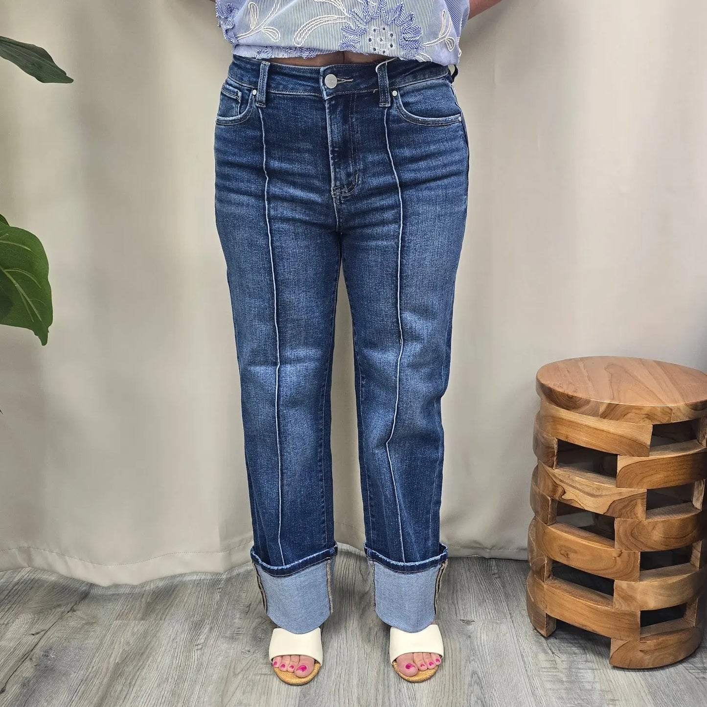 Ankle Straight Cuffed Jeans risen