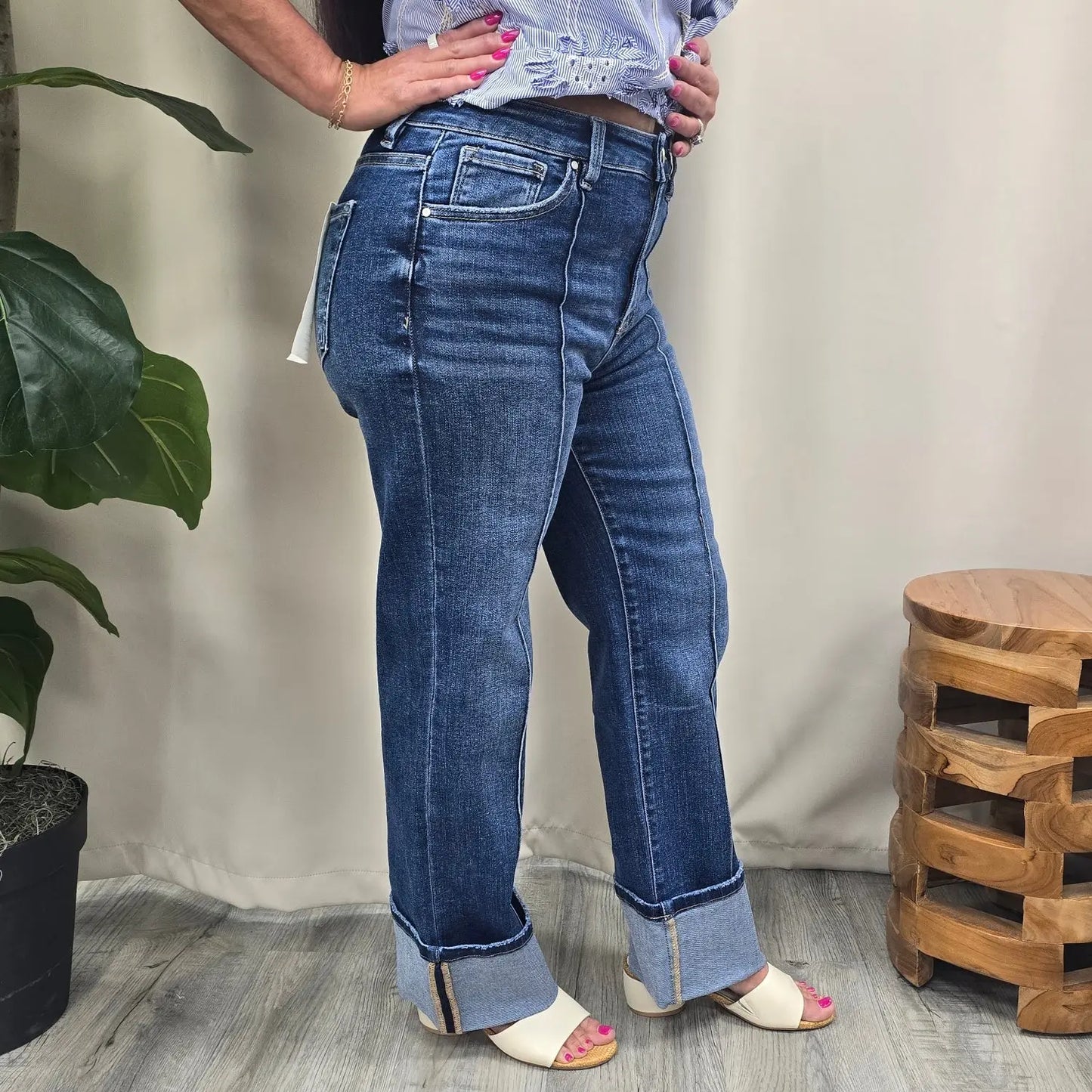 Ankle Straight Cuffed Jeans risen