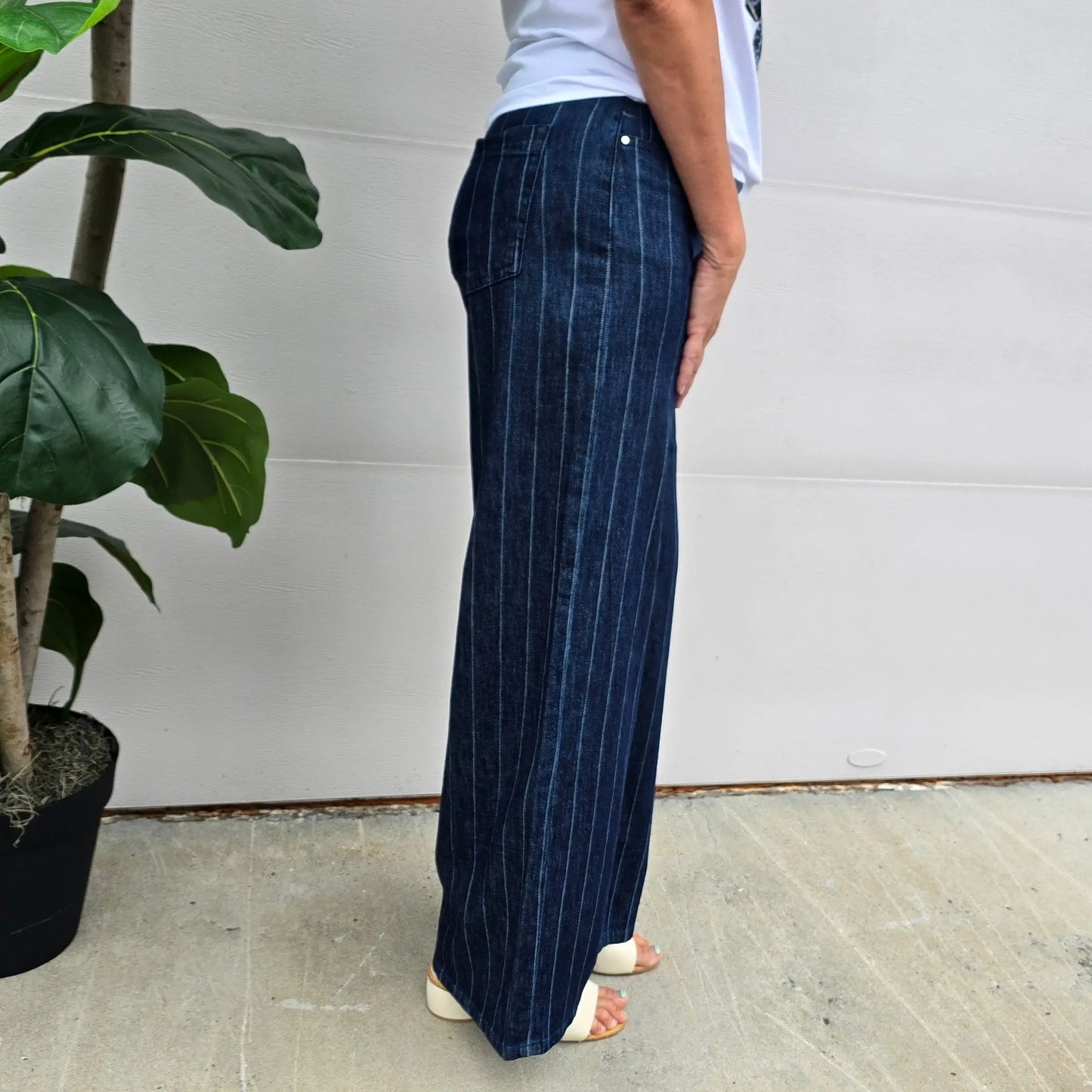 pinstripe relaxed jeans risen