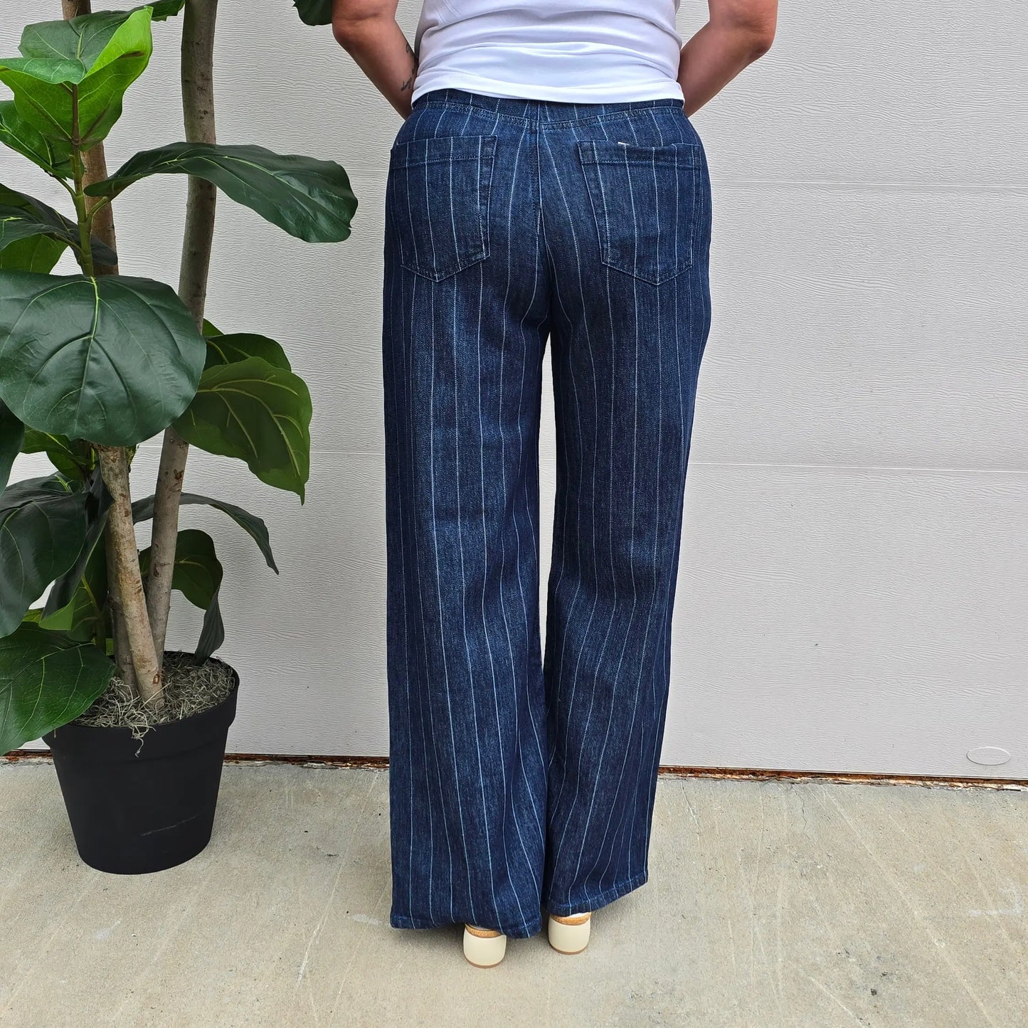 pinstripe relaxed jeans risen