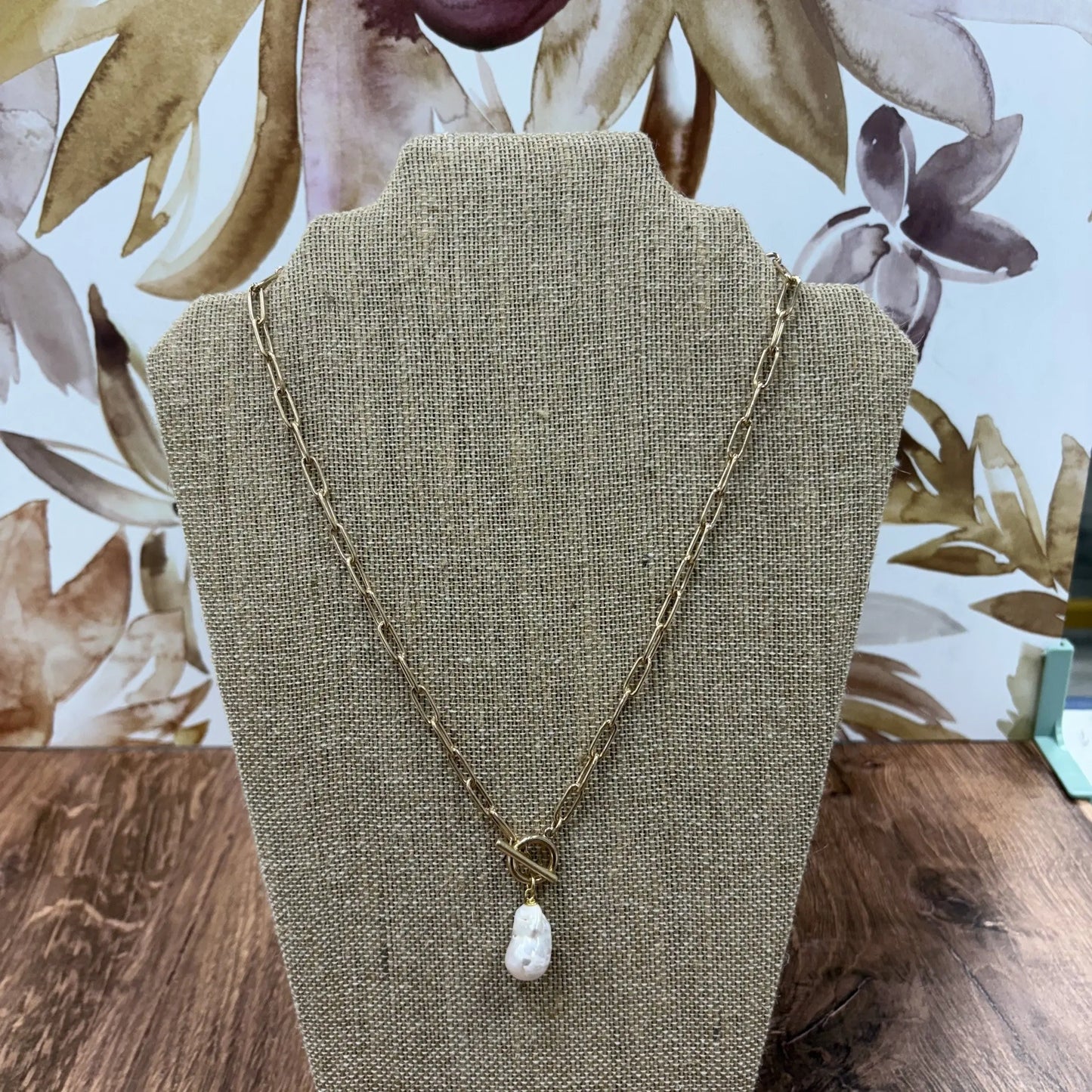 Necklace Matte Gold Paper Clip W/Toggle W/Baroque Pearl 18” rant & rave