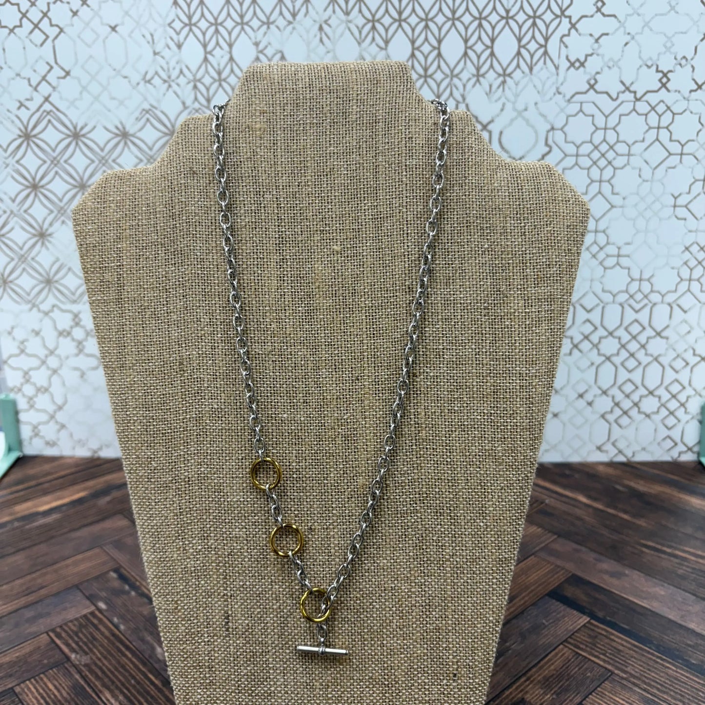 circle chain neck Deep South Originals