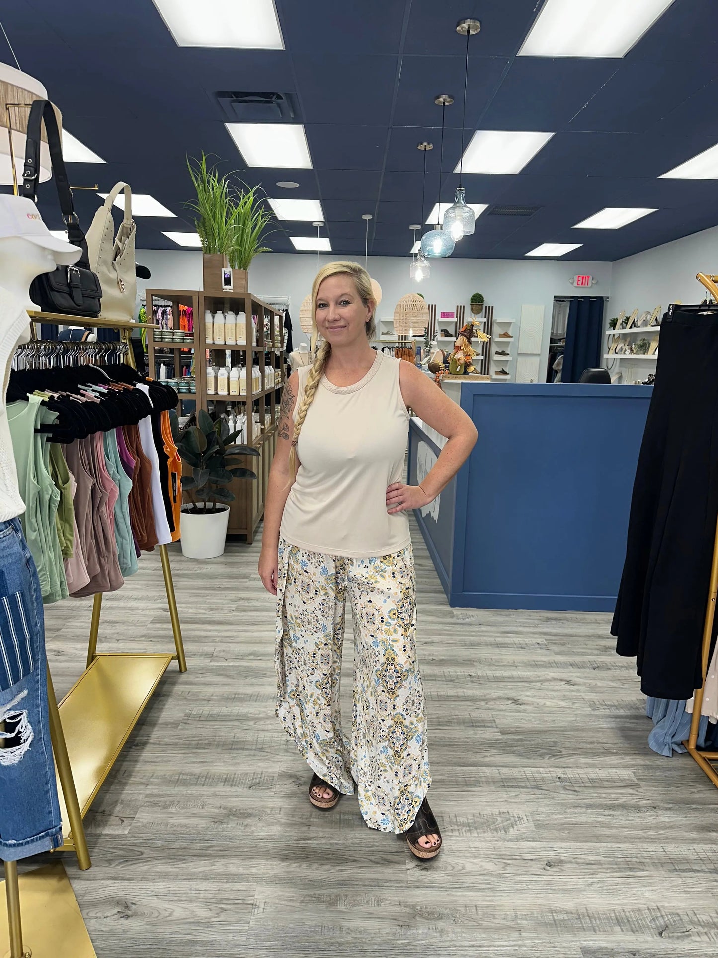 Tulip Hem Split Pants Hem & Thread