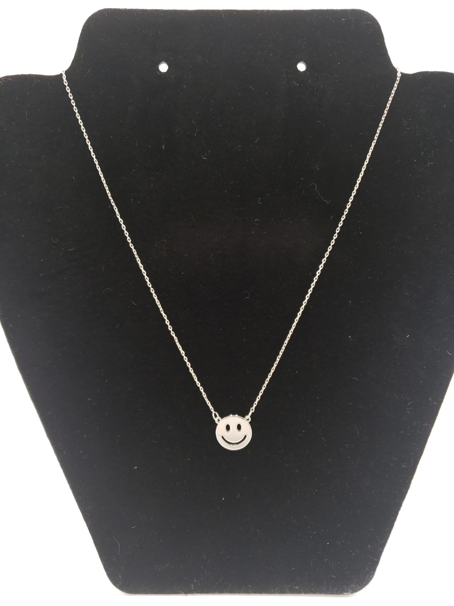 Load image into Gallery viewer, Happy Face Necklace
