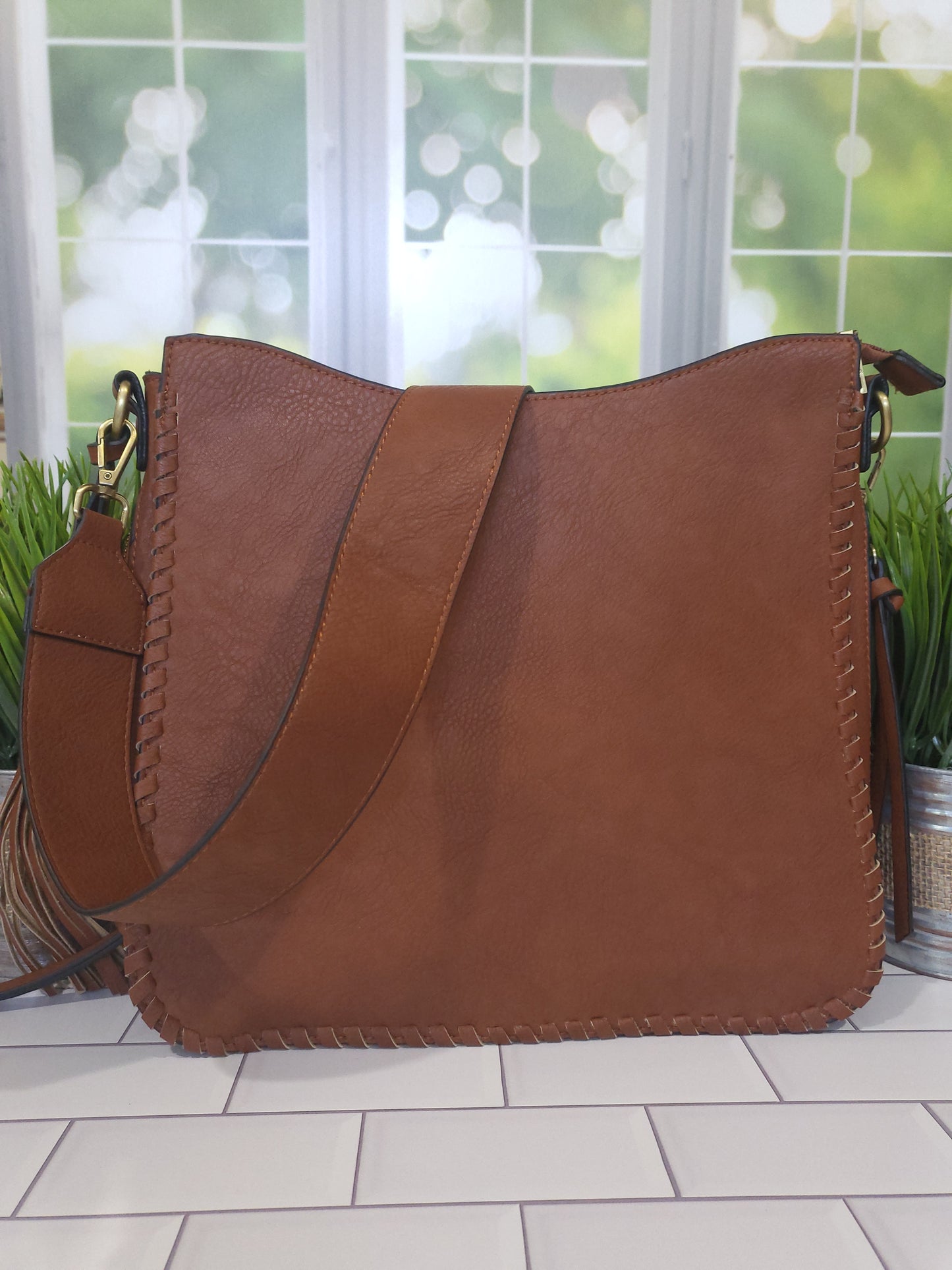 Load image into Gallery viewer, Whipstitch Crossbody
