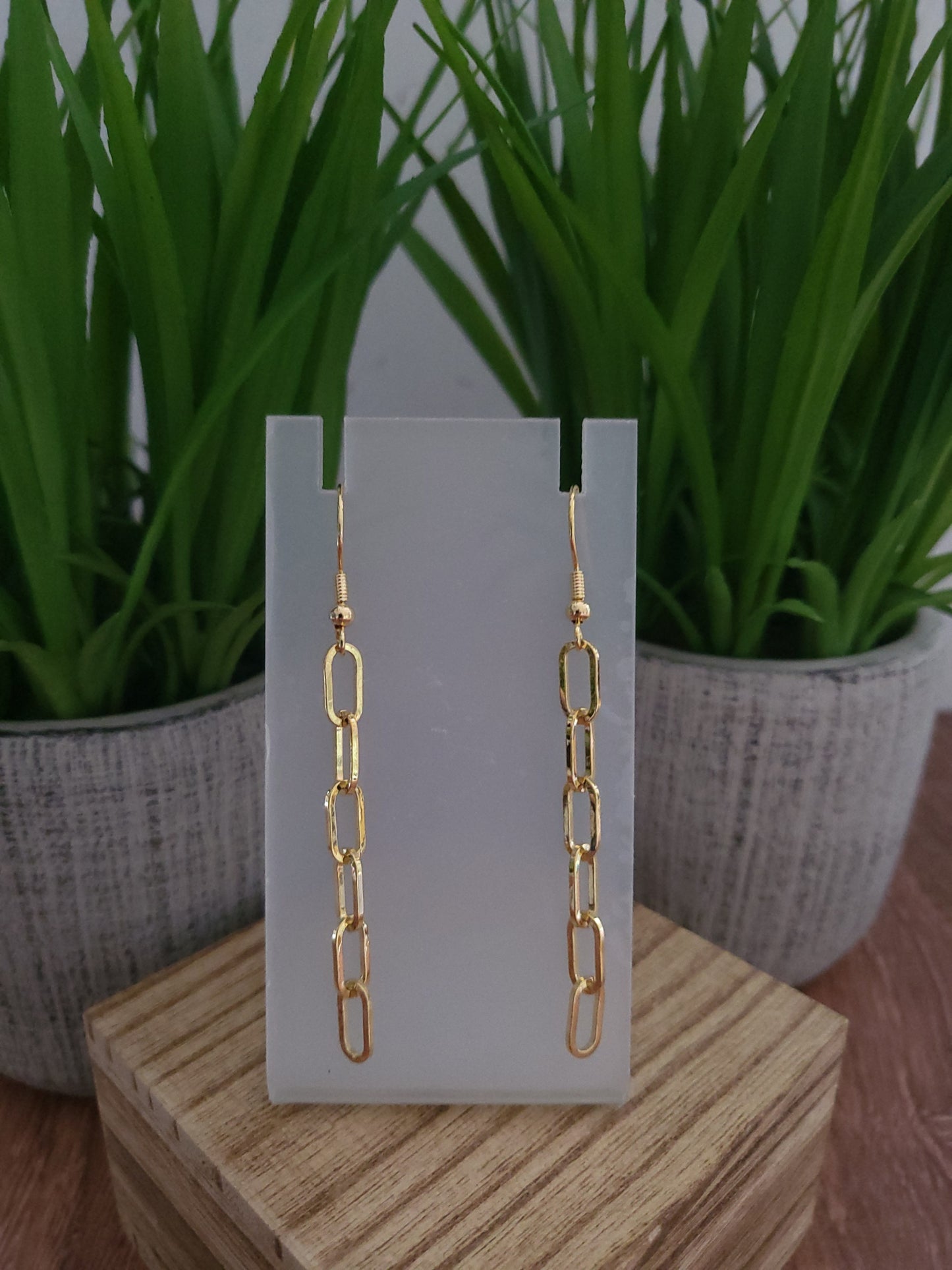 Load image into Gallery viewer, Chain Dangle Earrings
