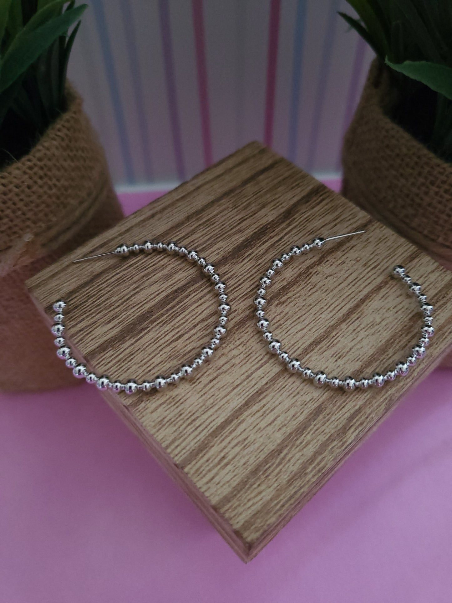 Load image into Gallery viewer, Ball Beaded Hoops
