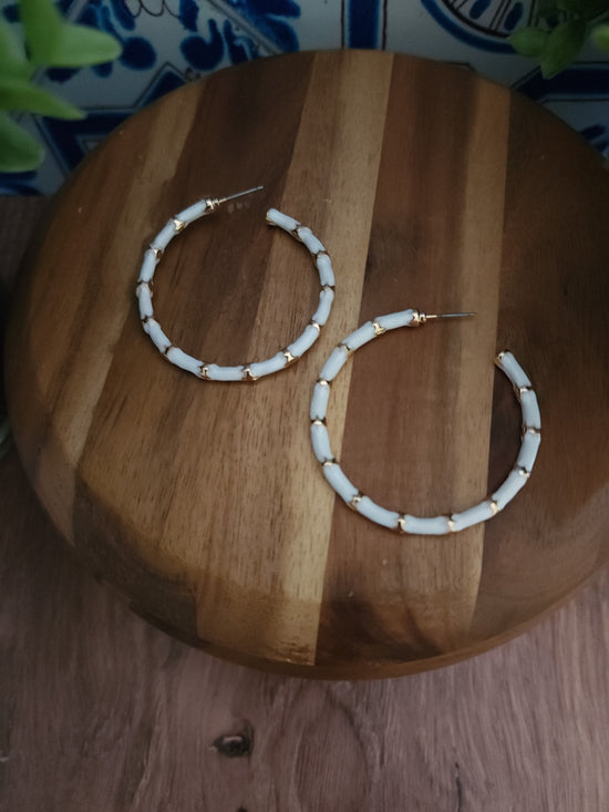 Load image into Gallery viewer, White &amp;amp; Gold Bamboo Look Hoops
