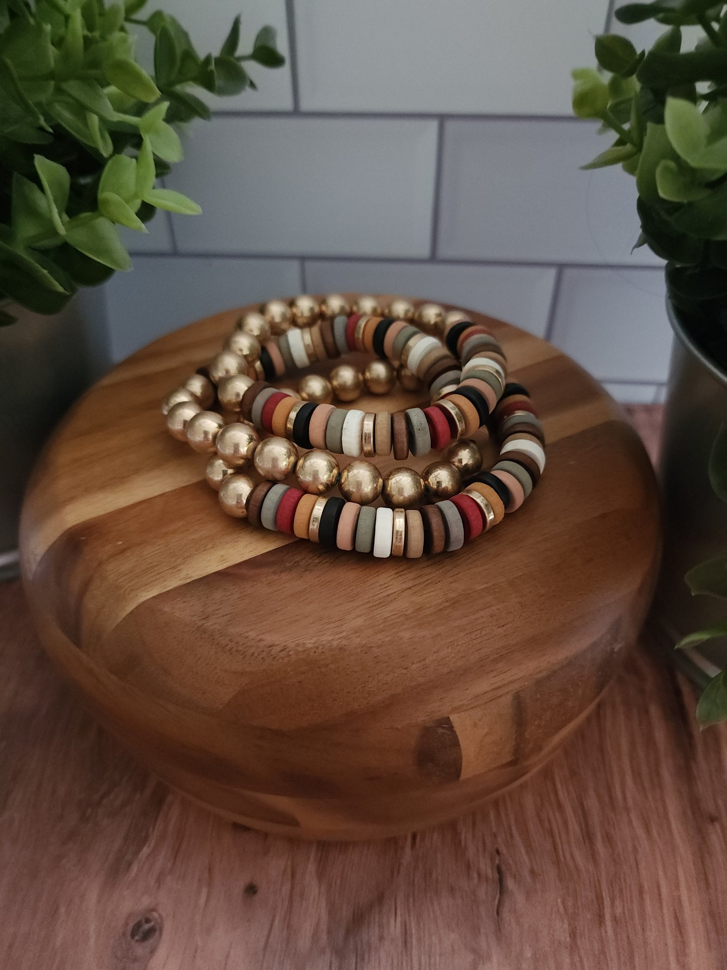 Load image into Gallery viewer, Wood Disk &amp;amp; Bead Bracelet
