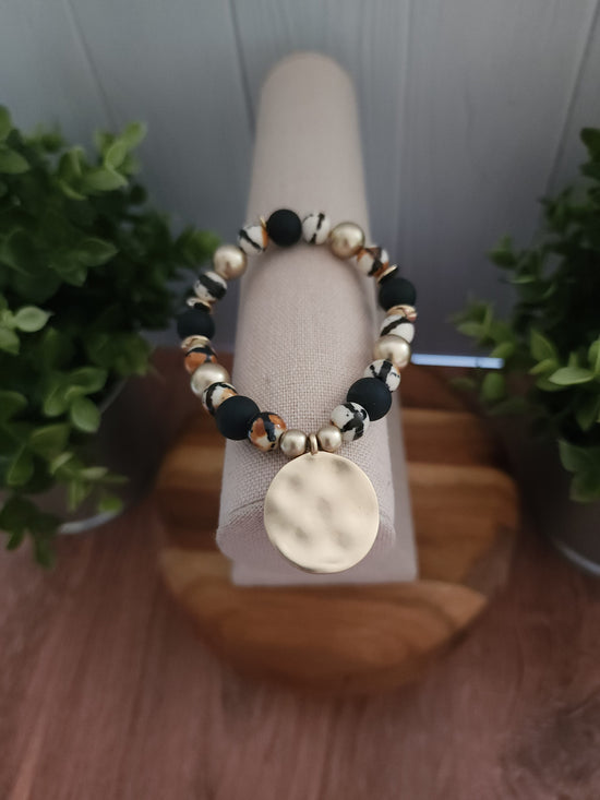 Load image into Gallery viewer, Black &amp;amp; Gold Bead Bracelet

