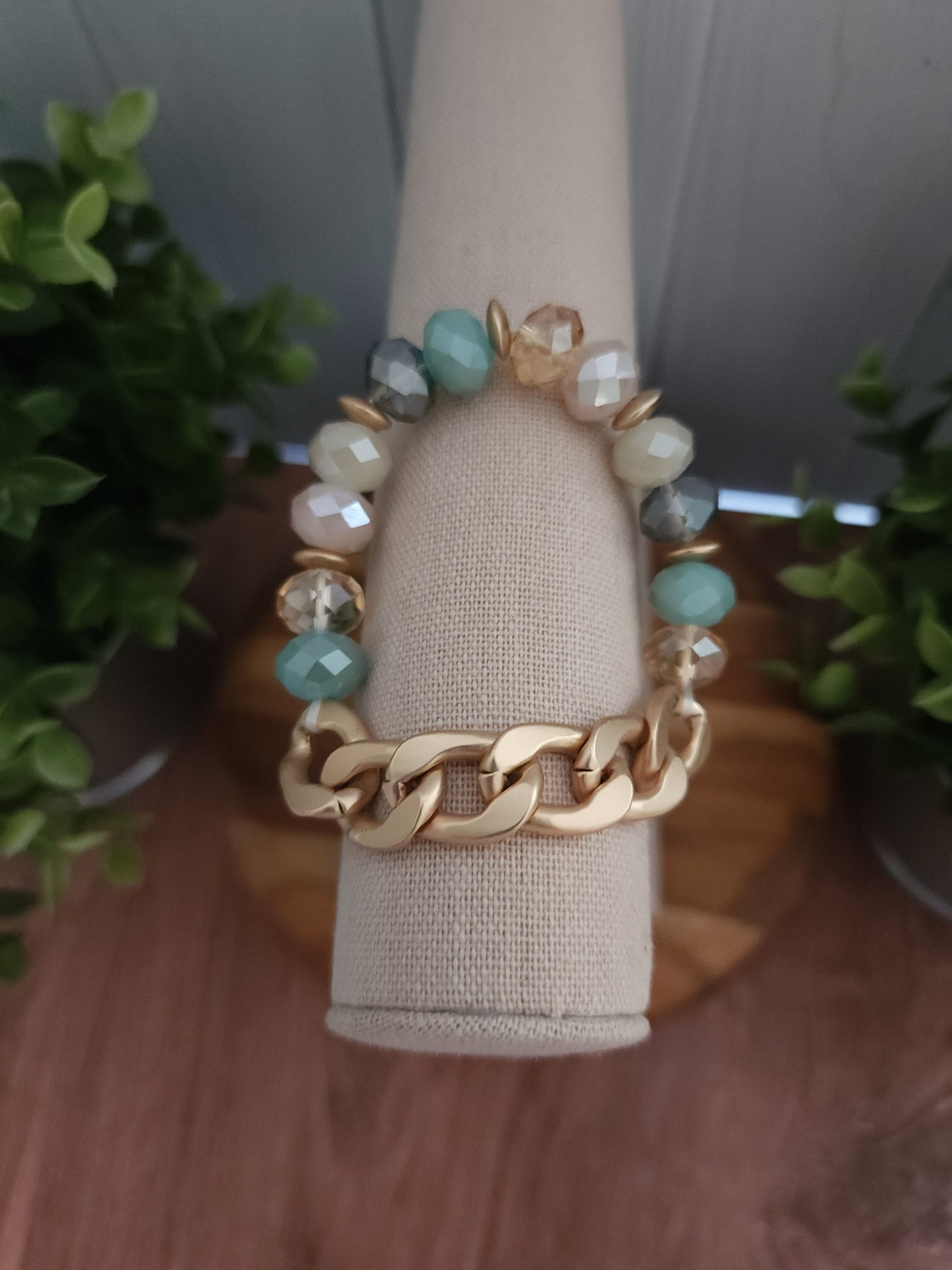 Load image into Gallery viewer, Chain &amp;amp; Bead Bracelet
