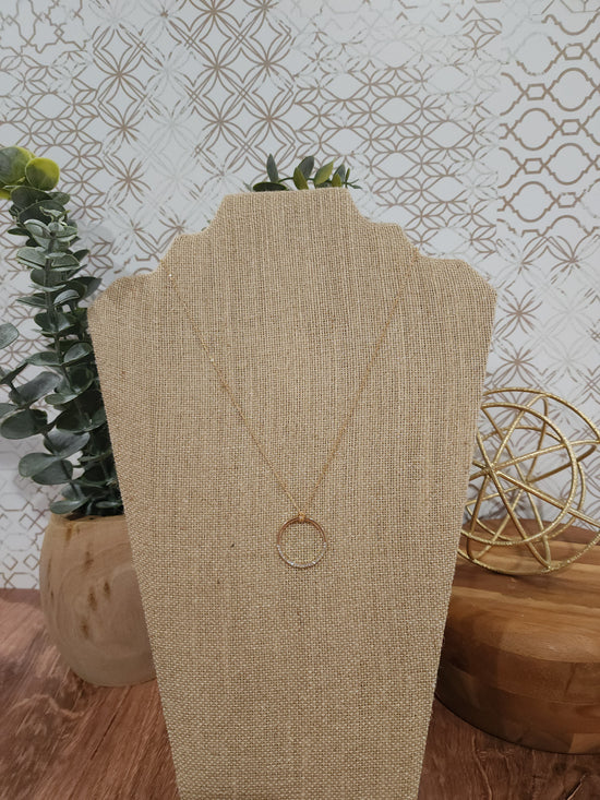 Load image into Gallery viewer, Gold Circle Necklace with Rhinestones

