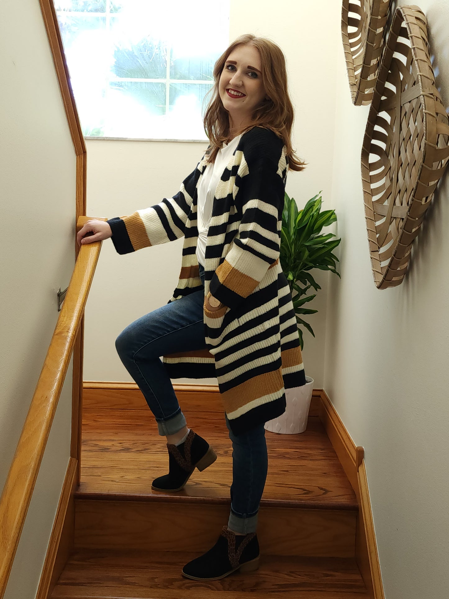 Load image into Gallery viewer, Color Striped Cardigan
